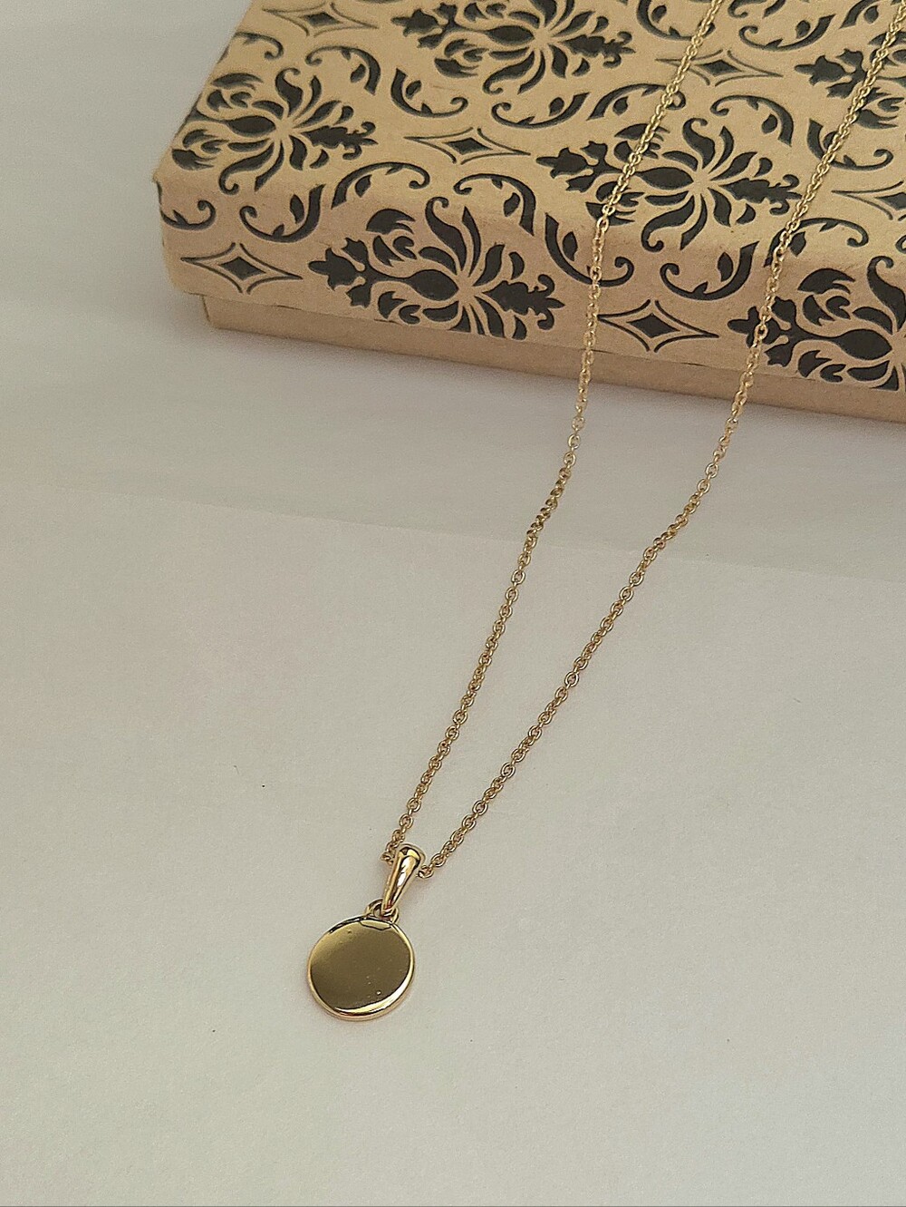 Gold Plated Round Charm Pendant Necklace Monogramable Pendant Necklace - Picture 5 of 15